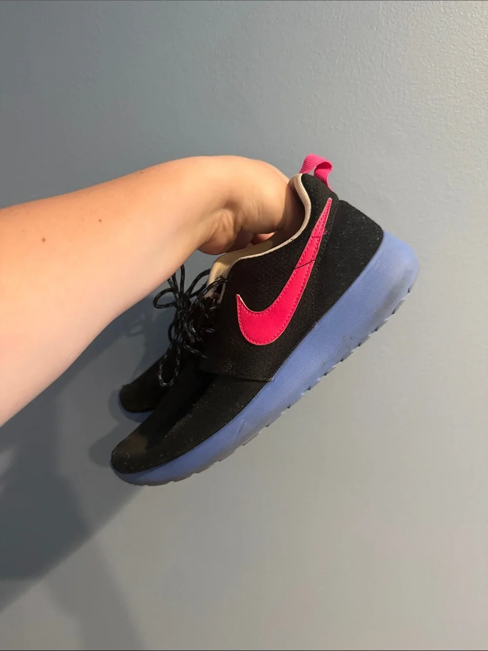 Nike Kids Black Sneakers with Hot Pink Swoosh and Blue Sole